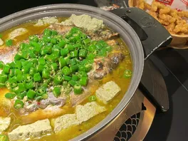 鲜**）