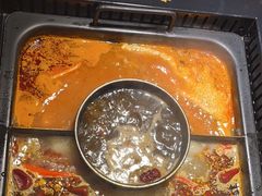 -老牌坊云南鱼豆花火锅(哈西万达店)