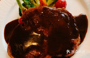 Low-Temperature Roasted Domestic Xuelong Wagyu Steak with Layered Potato