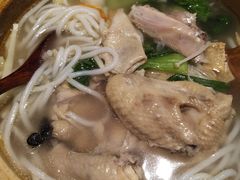 -刀小蛮半只鸡过桥米线(家乐福四元桥店)