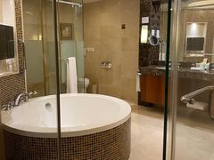 -汕尾巴黎半岛酒店