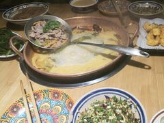 -洱火云南酸菜牛肉火锅(石景山当代商城店)