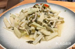 Snow Cabbage and Pork Shreds with Bamboo Shoots