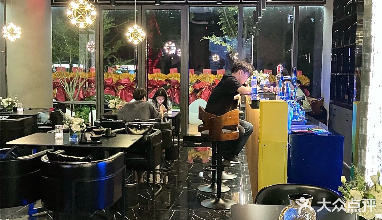 晚饭后赶下一场！酒吧安排！