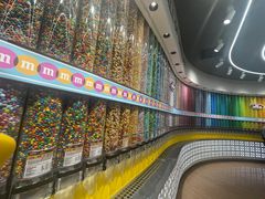 -m豆巧克力世界(上海世茂广场店)