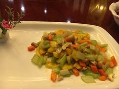 大树菠萝炒粒粒-恒逸国际酒店
