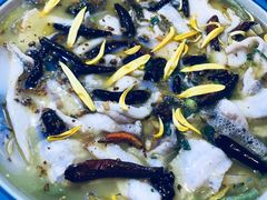 老坛酸菜鲈鱼-鱼库·不仅是一家烤鱼店(车公庙店)