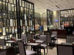 -广州万富希尔顿酒店·感趣自助餐厅·金秋蟹宴生蚝海鲜刺身