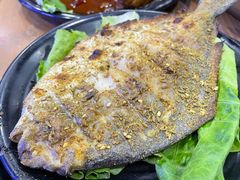 烤鲳鱼-老虎滩大连海鲜烧烤(建邺云锦路总店)