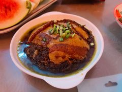 土家梅菜扣肉-鱼乐岛餐厅·户外花园主题餐厅