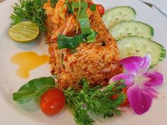 -Chom Cafe and Restaurant