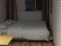 -爱舍美景酒店(燕儿岛路地铁站店)