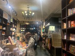 -钟书阁(松江泰晤士小镇店)