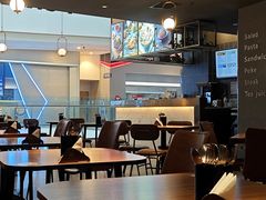 -POKEE VIA&Brunch·维娅(重庆来福士店)