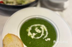 Beauty-Enhancing Spinach Soup