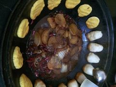 铁锅炖活鱼-铁锅炖活鱼