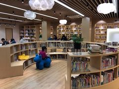 -漕河泾街道图书馆(漕河泾社区文化活动中心店)