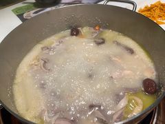 -洪氏嗨捞·猪肚鸡火锅(阳光天地店)