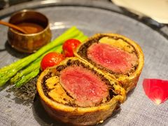 惠灵顿牛排-弦月窗LUNETTE BY AMANDA(复兴路店)