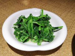 清炒豌豆苗-渝信川菜 · 川味家常菜(长安店)