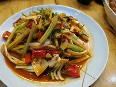 黄喉儿也拉豁-二孃鸡爪爪(东郊记忆店)