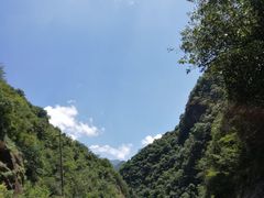 -安吉龙王山峡谷漂流