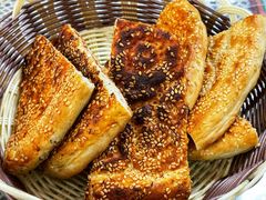 烤馕-新疆和田烧烤王(凤凰路店)