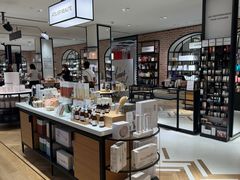 -乐蓬马歇百货公司(Rive Gauche)