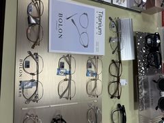 -罗伯特眼镜·蔡司官方授权(罗湖国贸店)