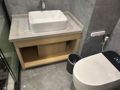 -欧辰国际酒店(重庆欢乐谷轻轨站店)
