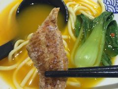 鲜炸鱼皮-無牌小范·香港明星美食