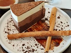 -Chom Cafe and Restaurant