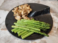 黄油扒口蘑配芦笋-牛到家牛排(城外诚店)