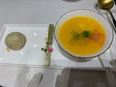 杨枝甘露配鲜肉酥-富淳饭店(世纪公园店)