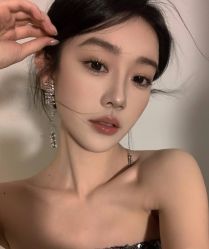 -明天见·化妆造型工作室