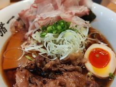 和牛黑酱油拉面加蛋-面屋 猪一