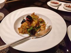 黑蒜大千虾球-北京四季酒店·采逸轩