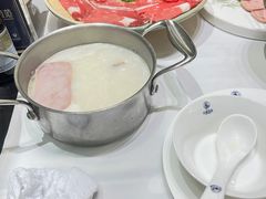 -红鼎豆捞·非遗鲍皇汤火锅(宝丰路店)