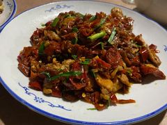 土干辣椒炒肉-瑶河山里菜