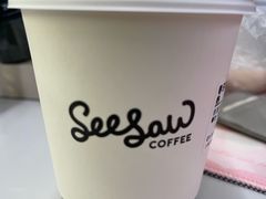 夏日玫瑰雪松拿铁-Seesaw Coffee(上海国金中心店)