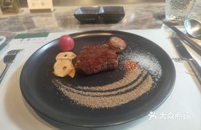 Special Chef's Garlic-Infused Thick-cut Beef Tenderloin