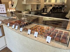 -VERIE BAKEHOUSE