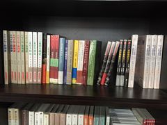 -钟书阁(松江泰晤士小镇店)