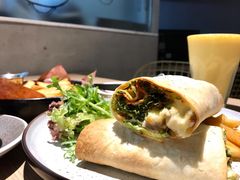 牛油果烤鸡肉卷饼-Maxpoint Kitchen 西餐咖啡(乐峰广场店)