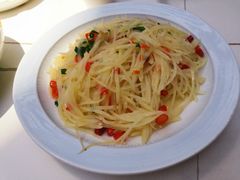 -阿瓦山寨·湘菜现炒·剁椒鱼头王(咸阳总店)
