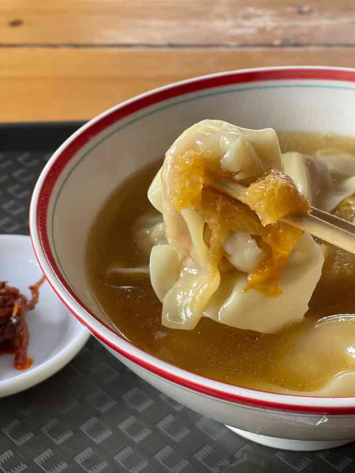 八二小区抄手(东门市井店)-"[薄荷]环境: 和朋友一起逛东门市井,发.