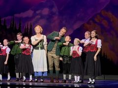 -交通银行前滩31演艺中心