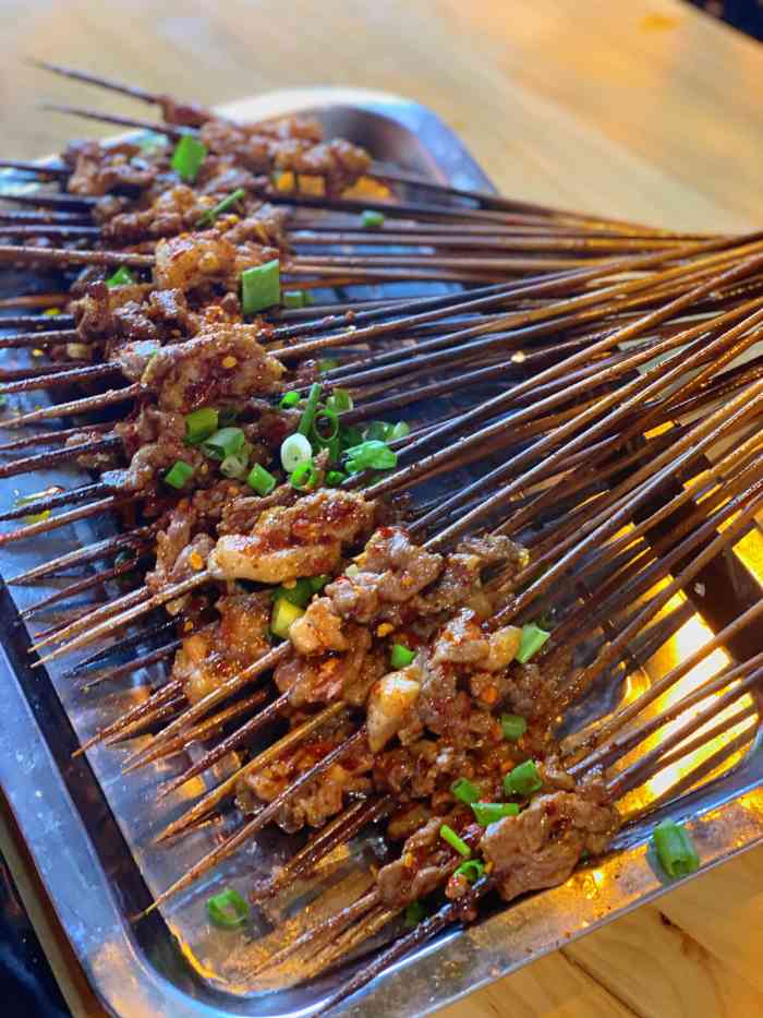 昭通把把烧(华阳店)-"我个人最喜欢这家烧烤.牛筋肉,五花肉,红.