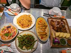 -小小集渔·泰式大排档(太古里香槟店)