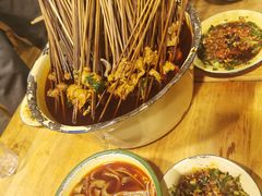 -拈签一笑黄牛肉辣卤串串